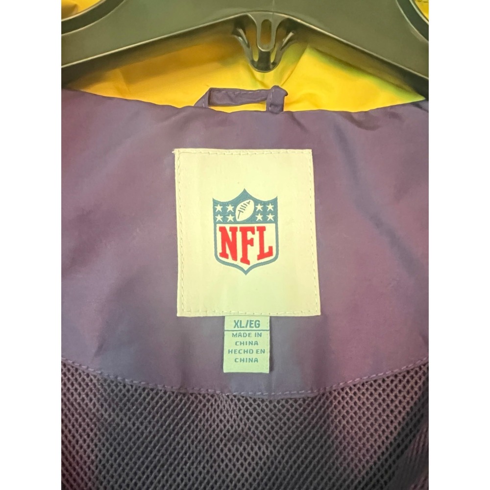 Official NFL Minnesota Vikings Windbreaker Jacket - Picture 4 of 5